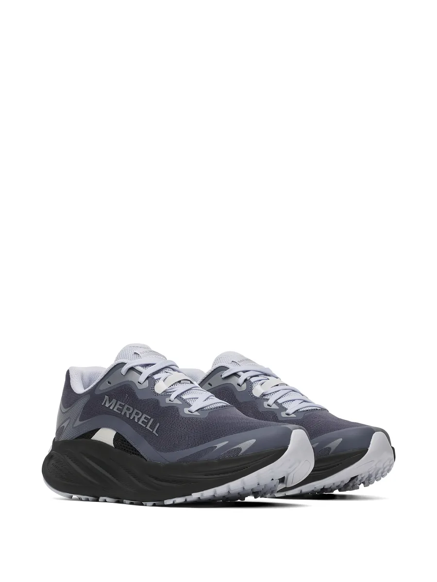low-top sneakers 4