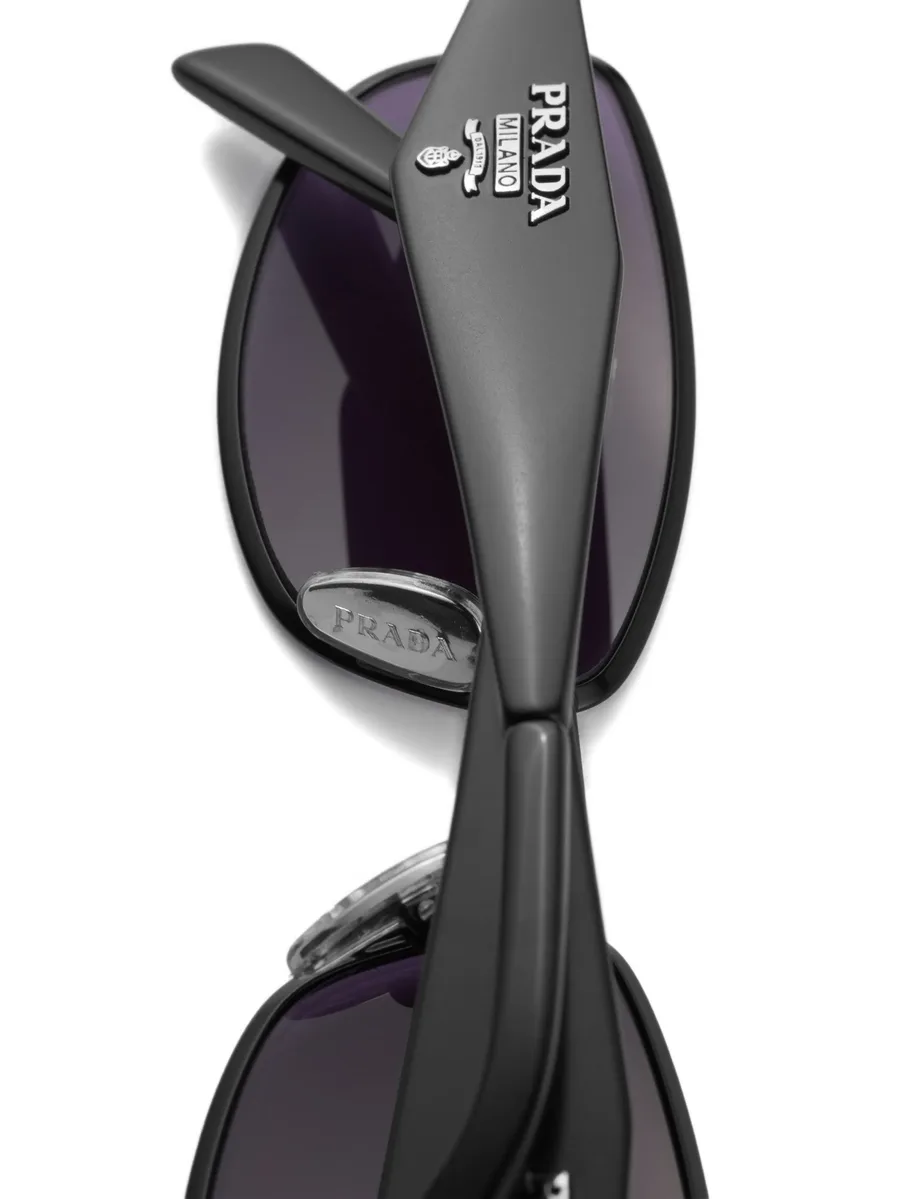 солнцезащитные очки с логотипом Prada 4