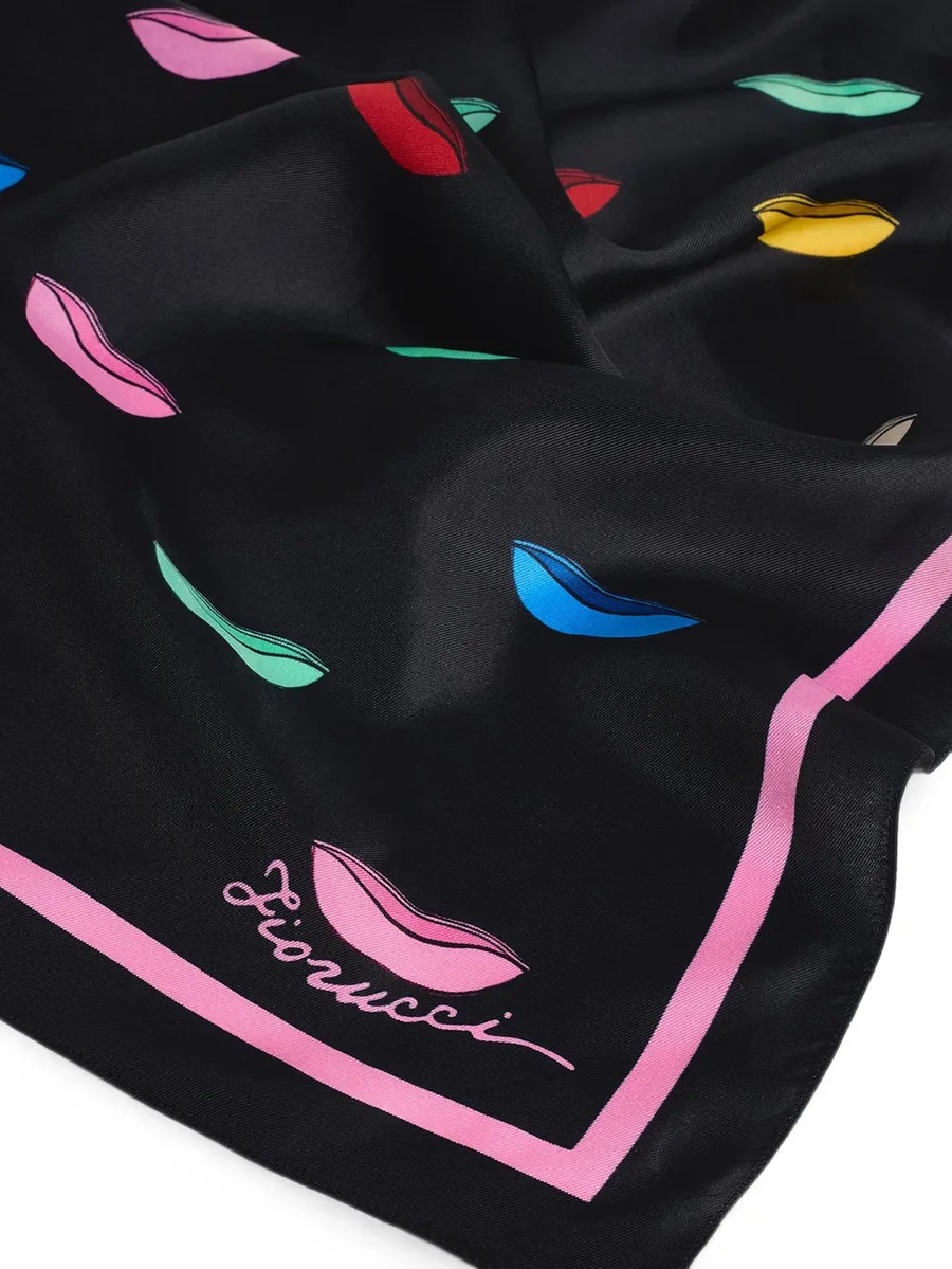 Lips scarf 2