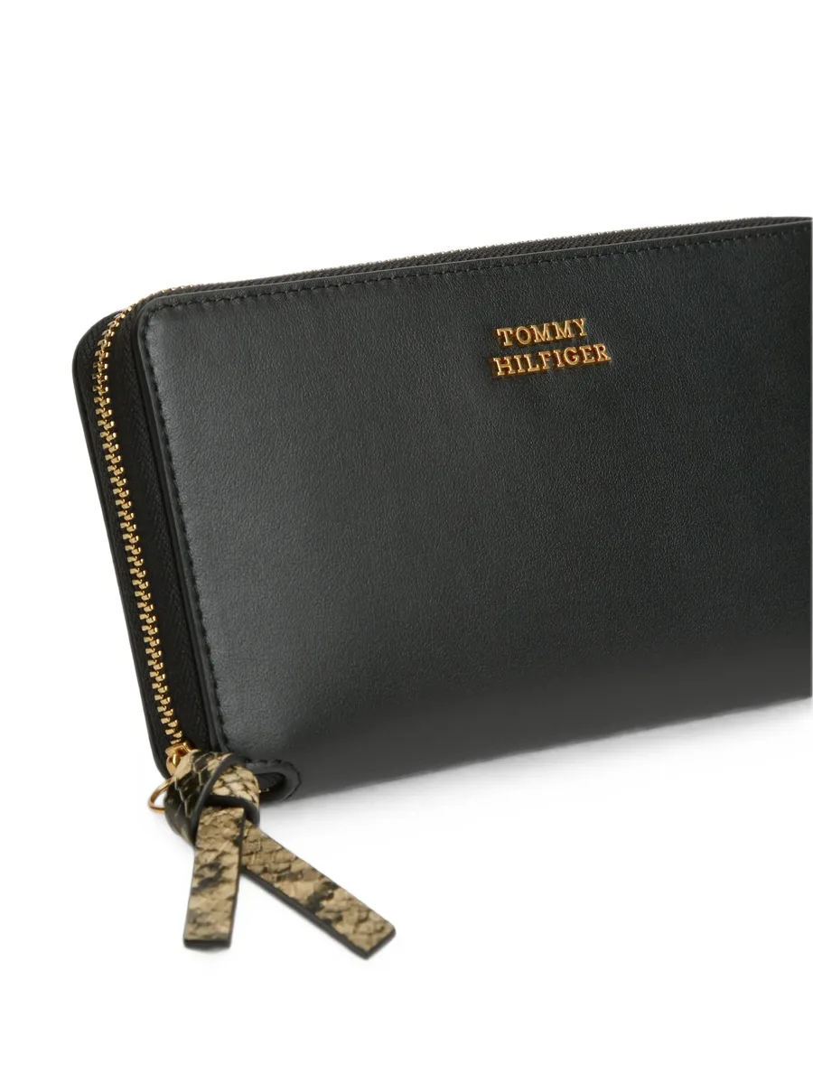 logo-plaque zip-around wallet 4