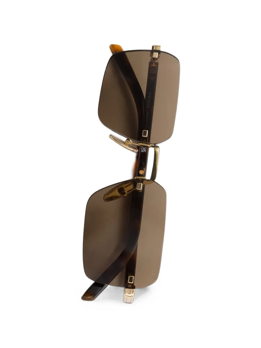 sunglasses with the iconic metal plaque 4