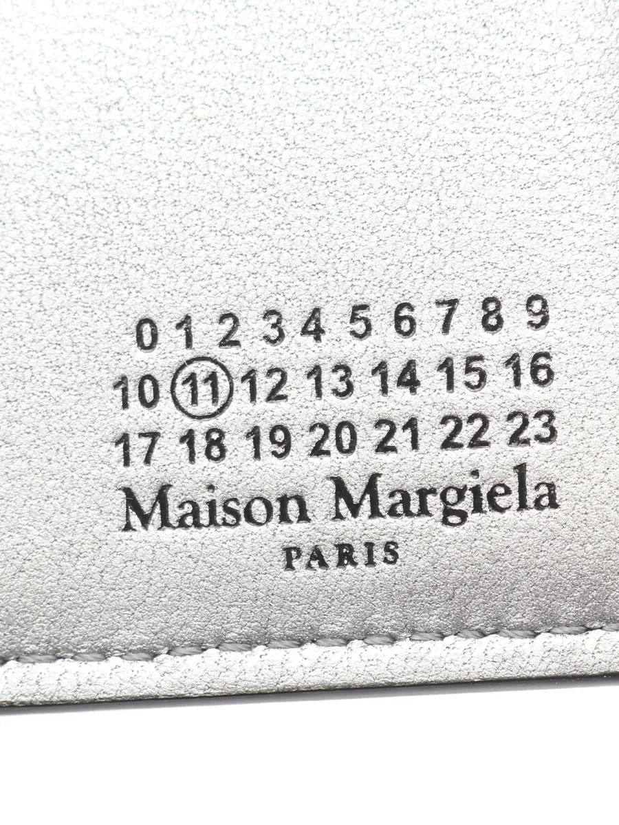 bi-fold leather wallet 9