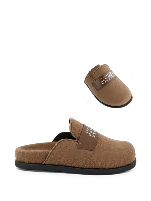 numbers-print strap-detail slippers