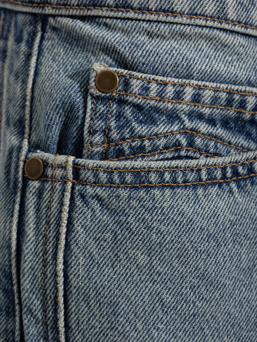 straight-leg jeans 5