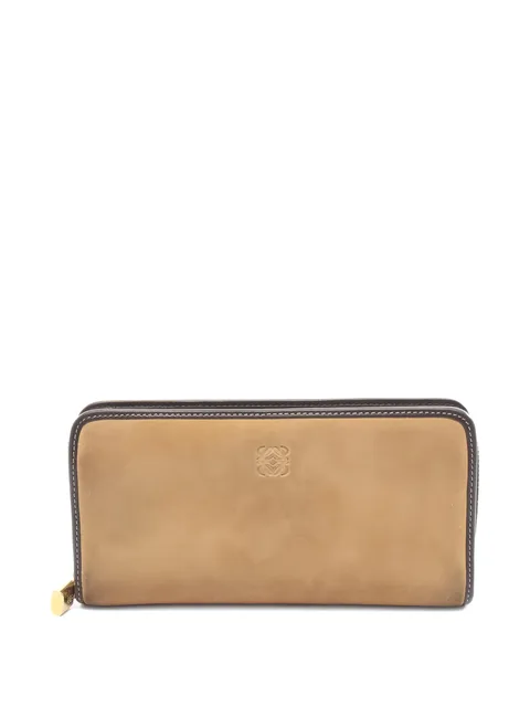 zip-up wallet