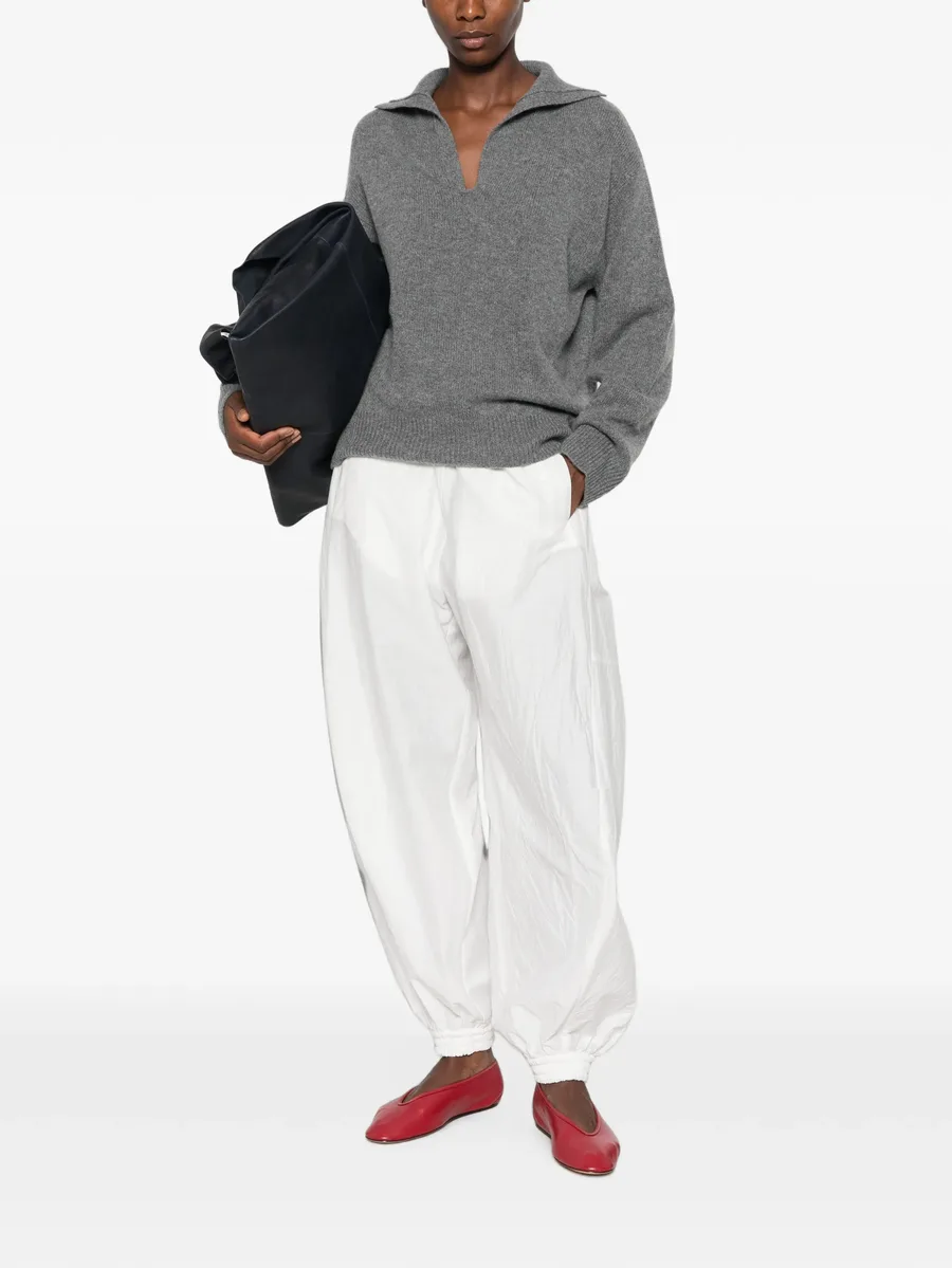 spread-collar sweater 2