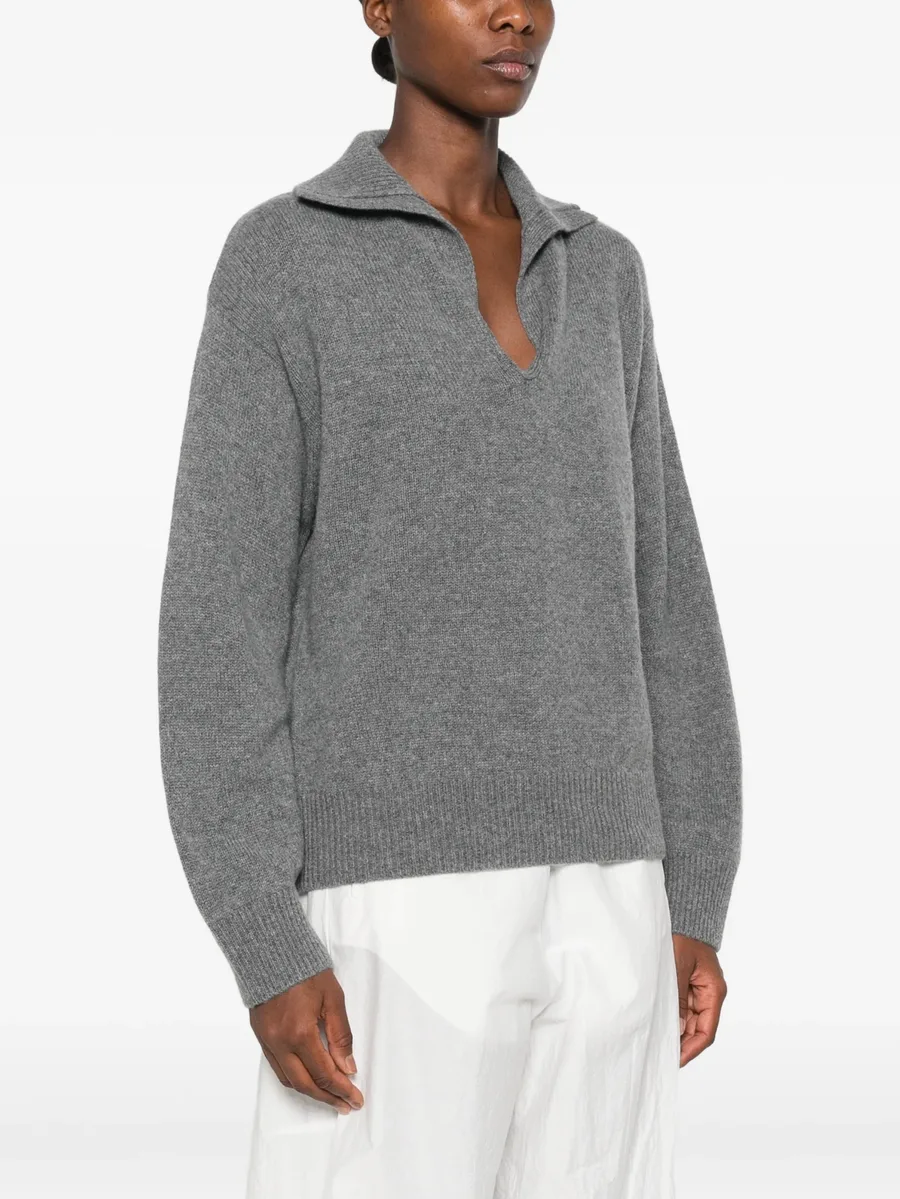 spread-collar sweater 3