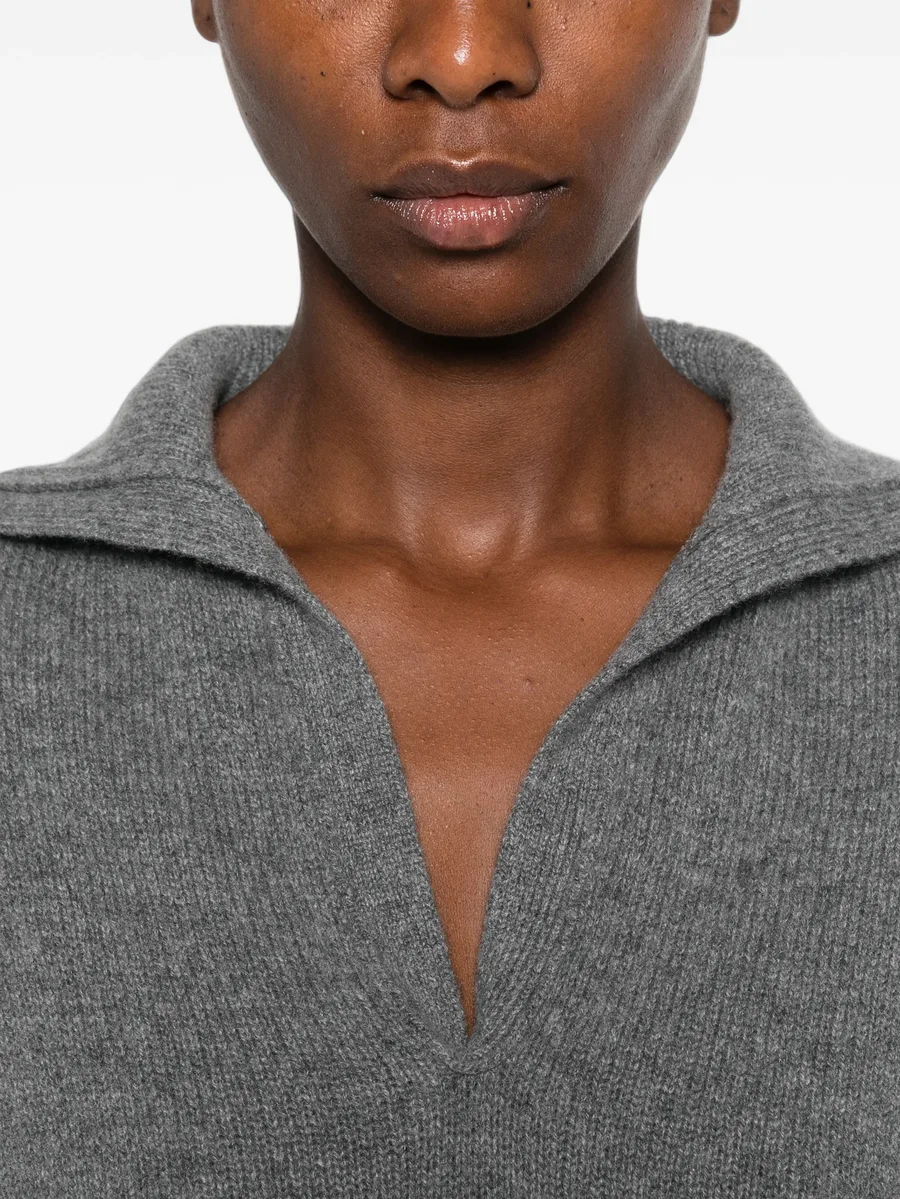 spread-collar sweater 5