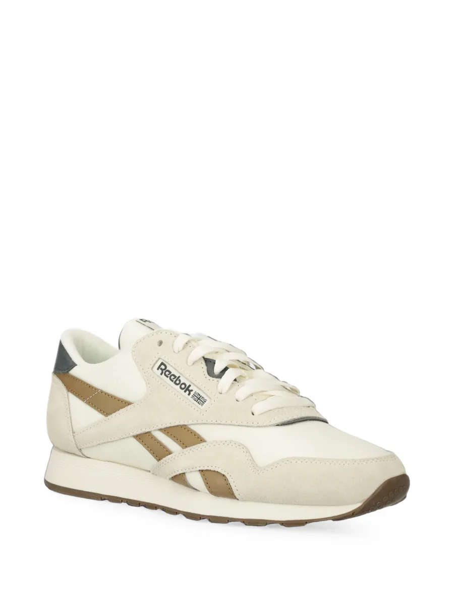 Classic lace-up sneakers 2