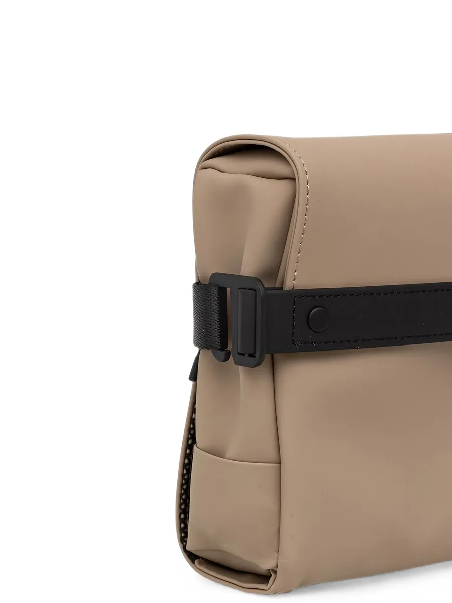 buckle-fastening make up bag 2