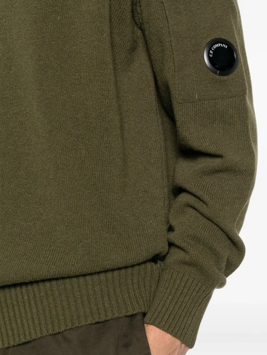 Lens-detail sweater 5