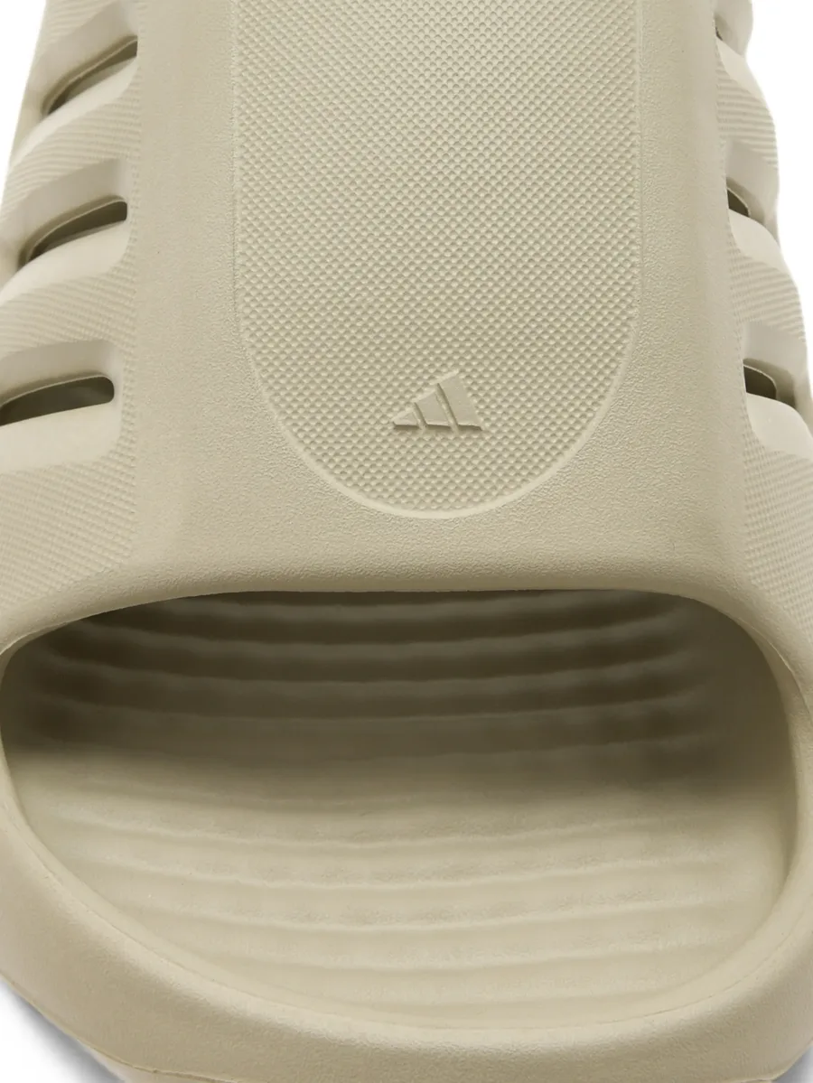 Adifom Iiinfinity slides 4