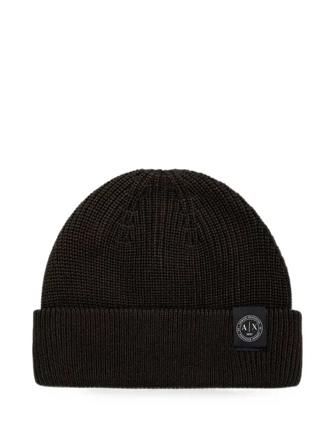 logo-patch ribbed-knit beanie hat