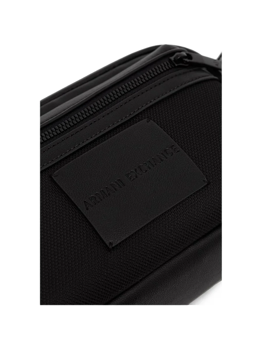 logo-patch wash bag 3