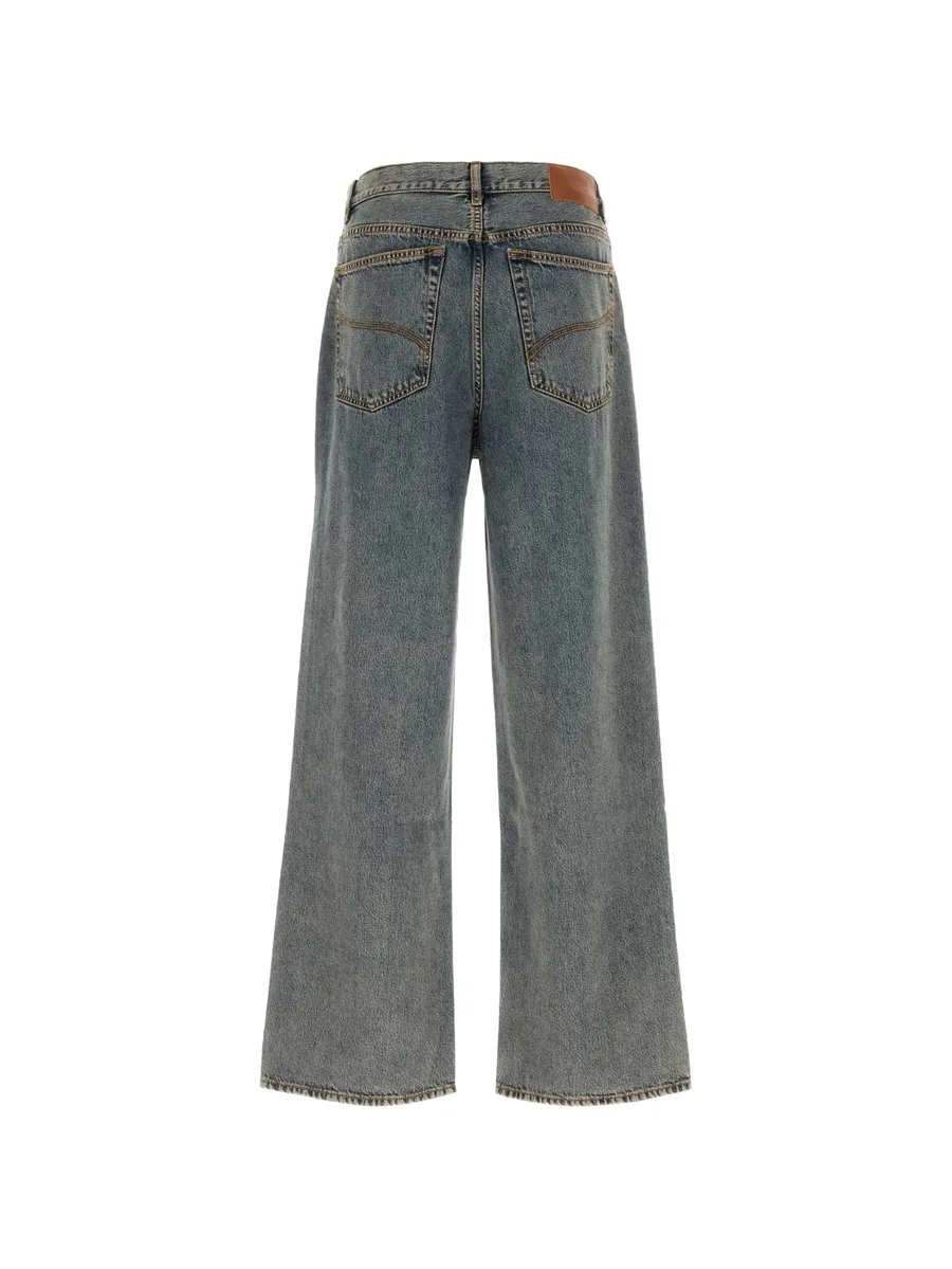 loose-fit jeans 2