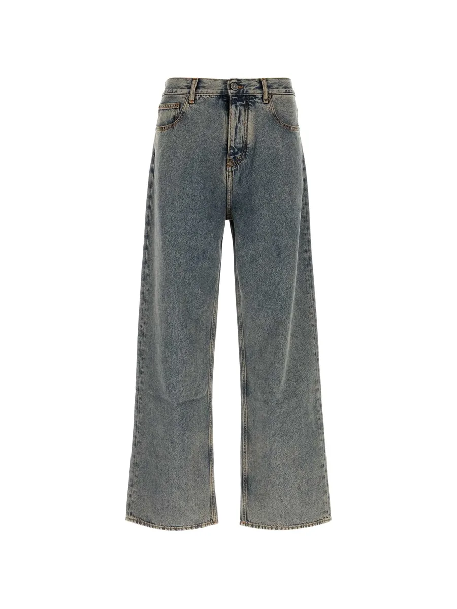 loose-fit jeans 1