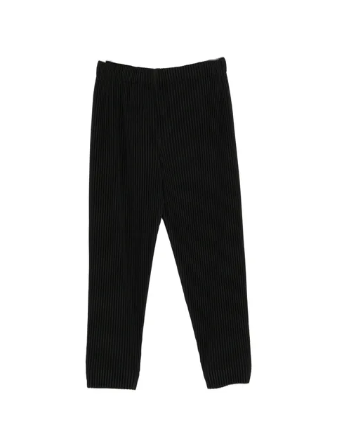 pleated trousers