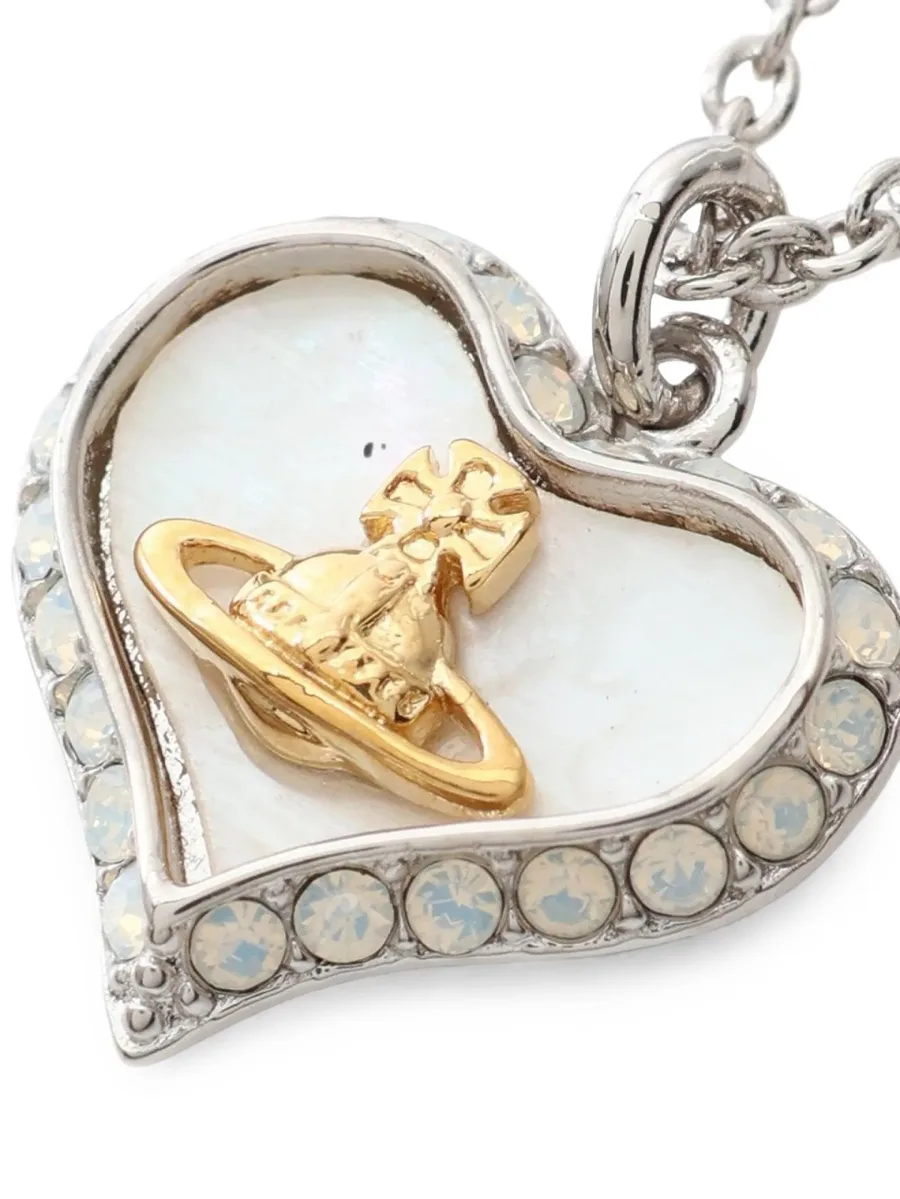 2020s Petra heart necklace 2