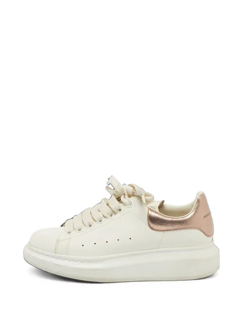 Oversized low-top sneakers