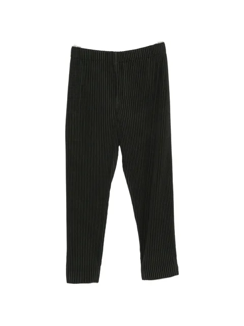 pleated trousers