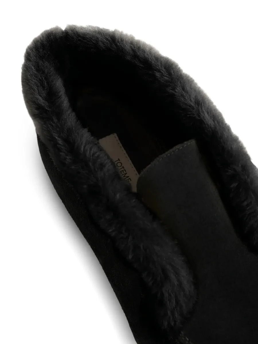 slip-on black boots 8