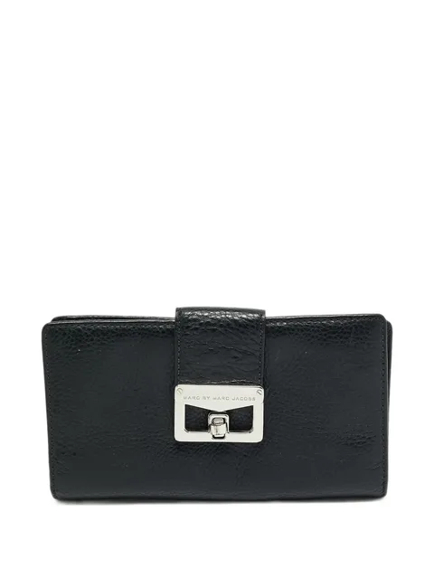 turn-lock flap wallet