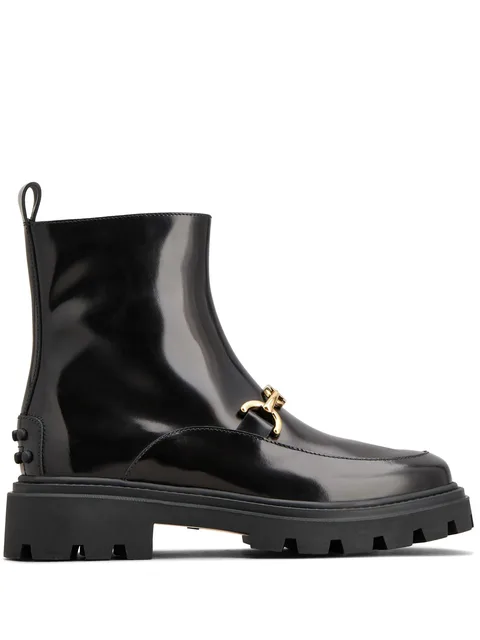 logo-plaque leather ankle boots