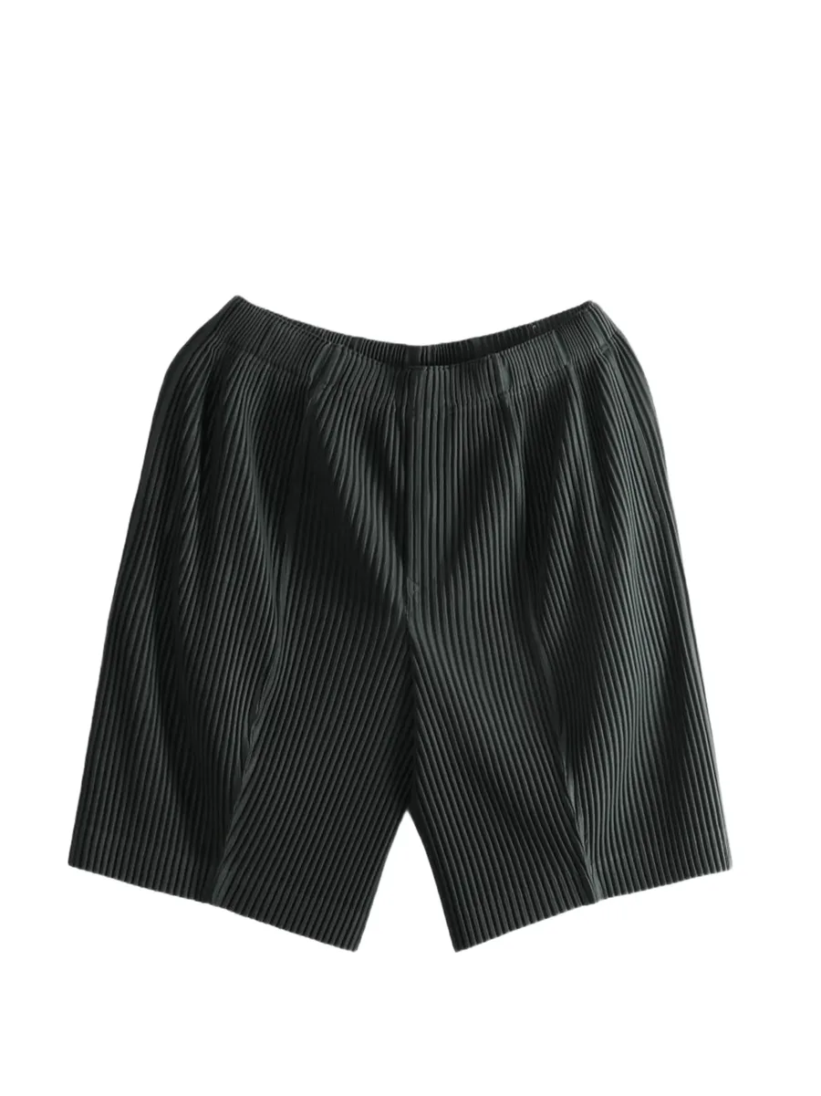 Monthly August pleated shorts 1