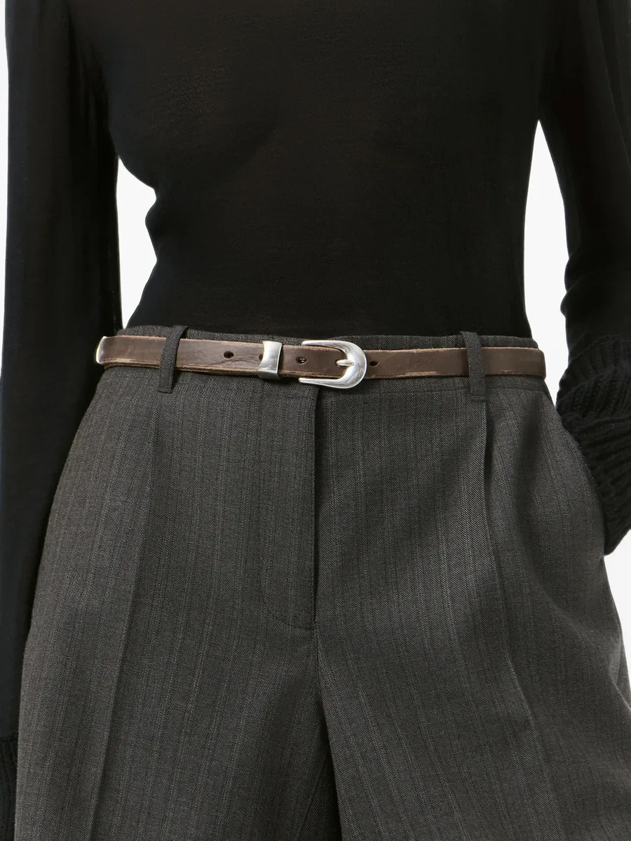 buckle-fastening leather belt 3