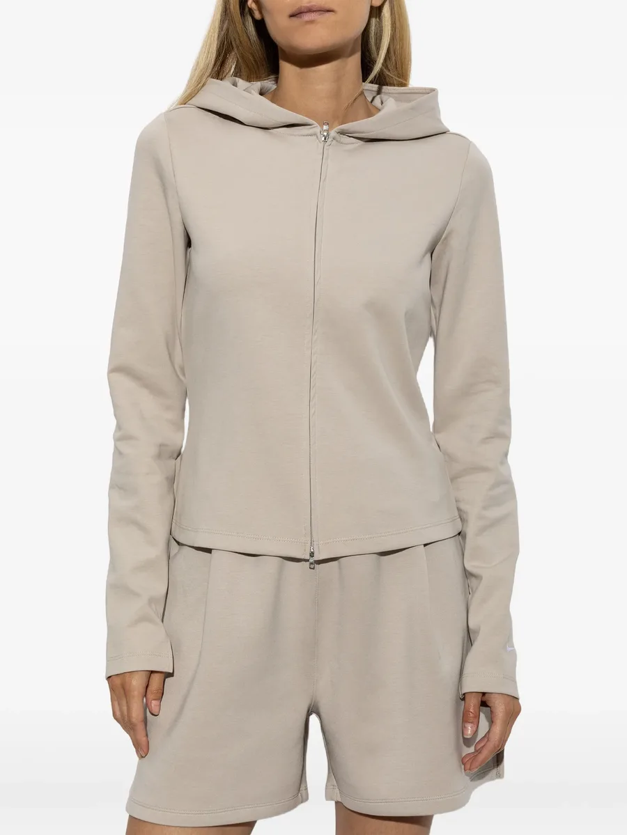 zip-up hoodie 3