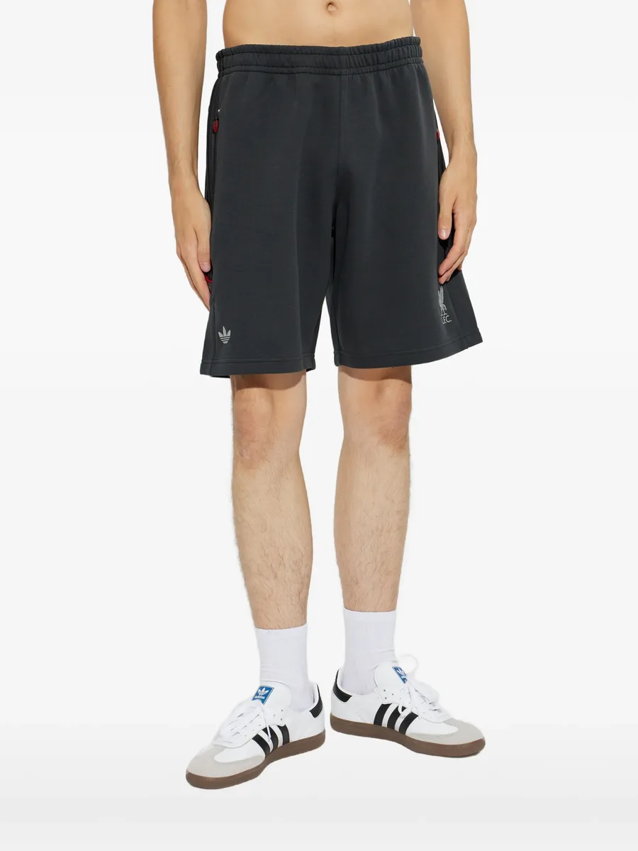 LFC Spacer Teamgeist 26 shorts 1