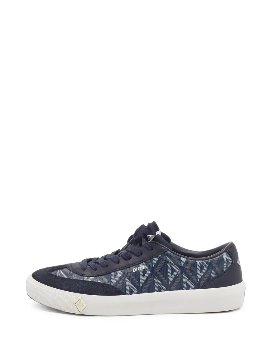 B101 sneakers 1