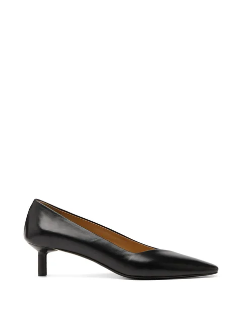 pointed pumps