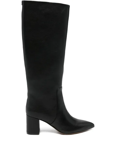 pointed boots