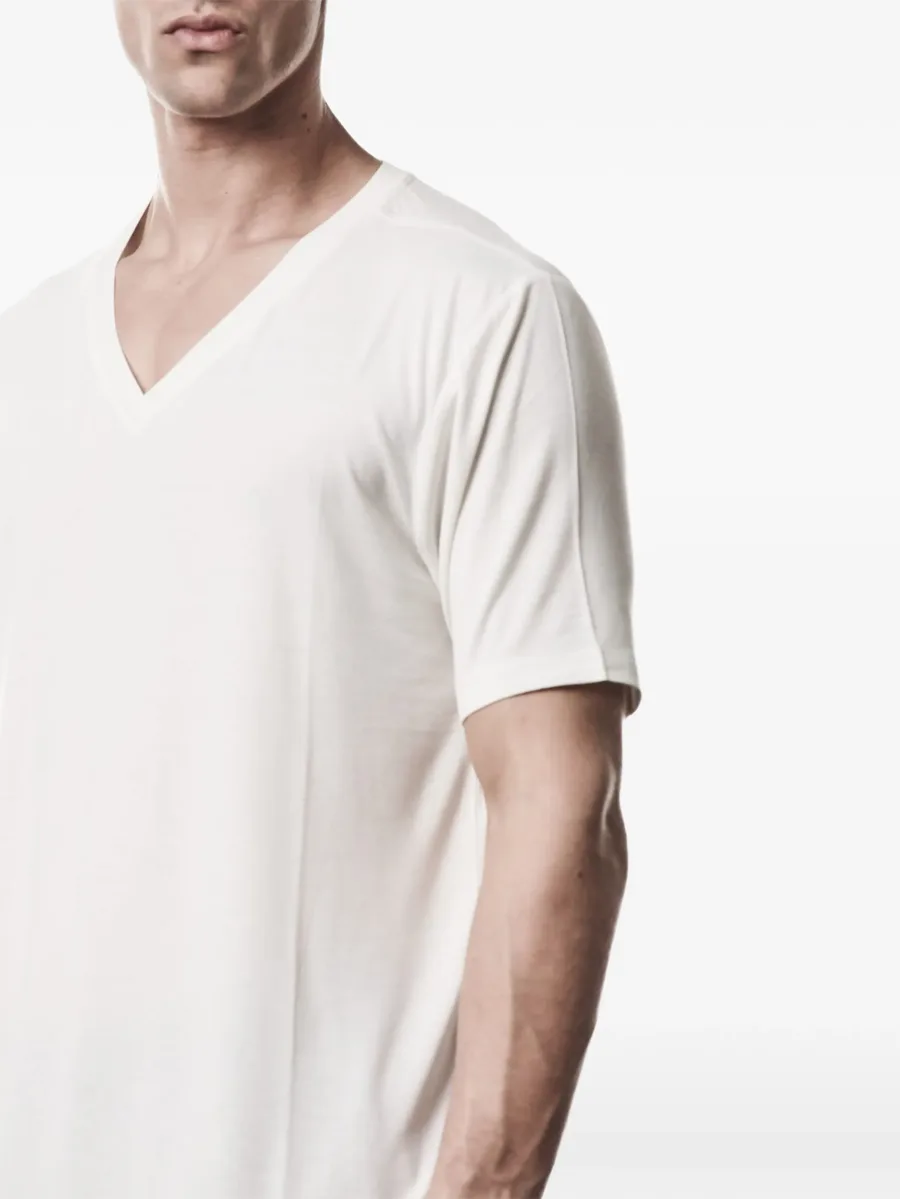 V-neck T-shirt 8
