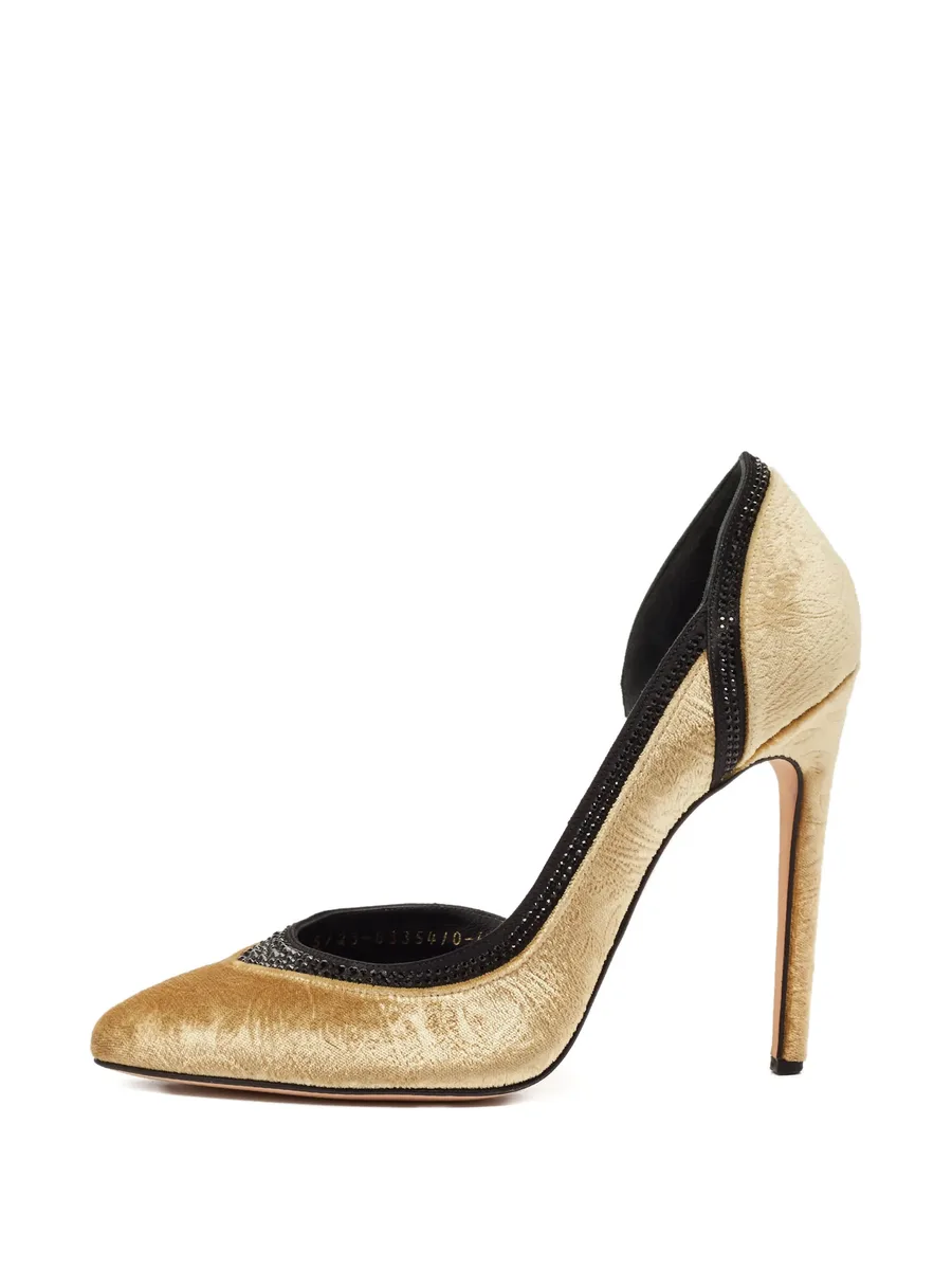 pointed-toe pumps 2