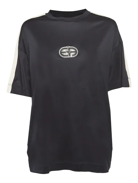 logo-embroidered T-shirt