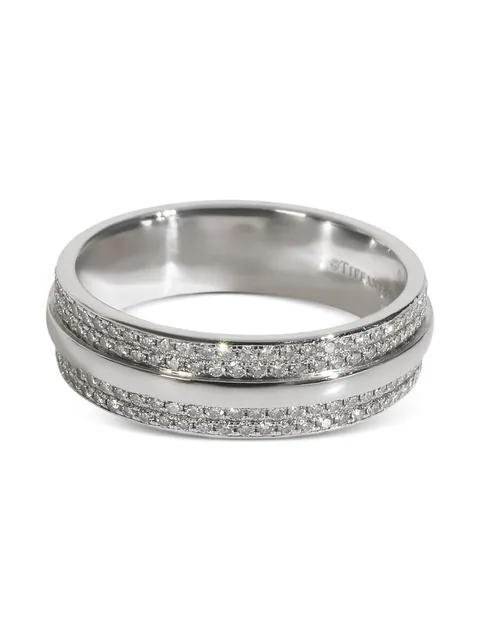 18K white gold diamond ring