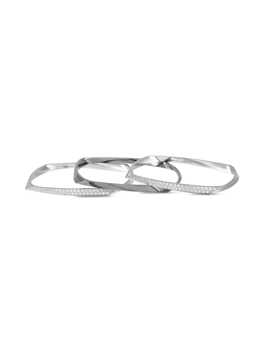 pre-owned 18kt white gold diamond bracelet set 6