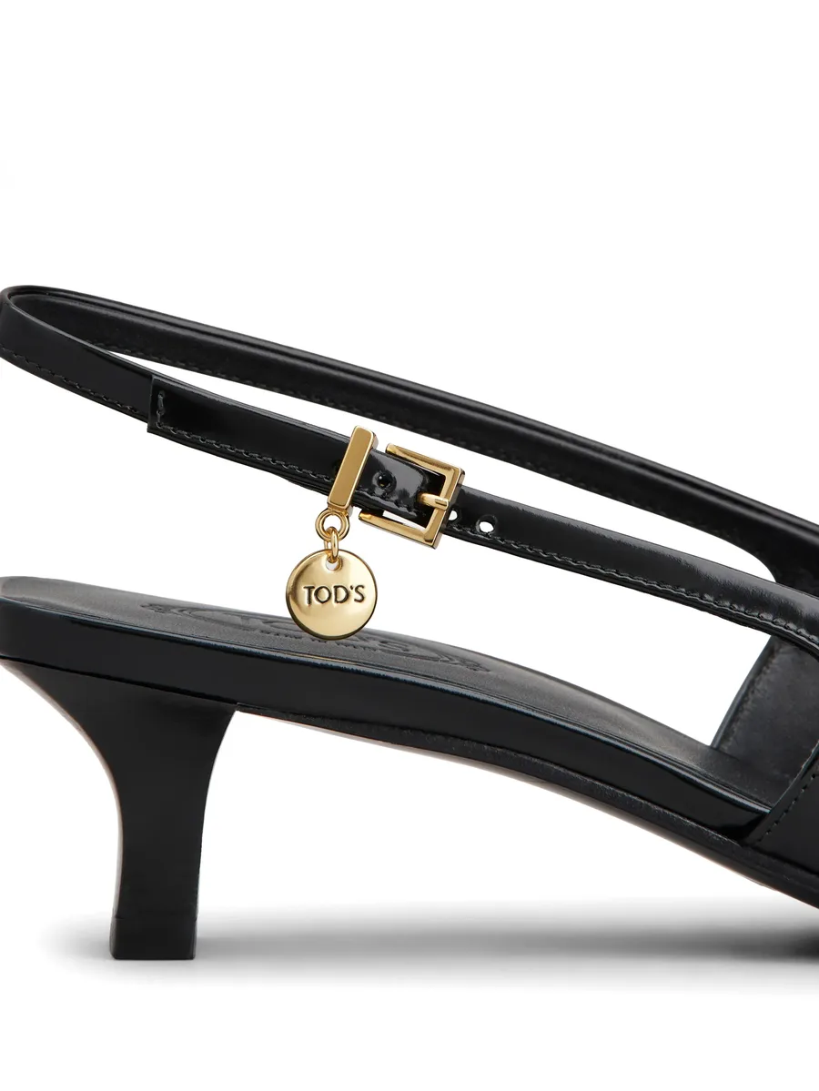 buckle-charm pumps 10
