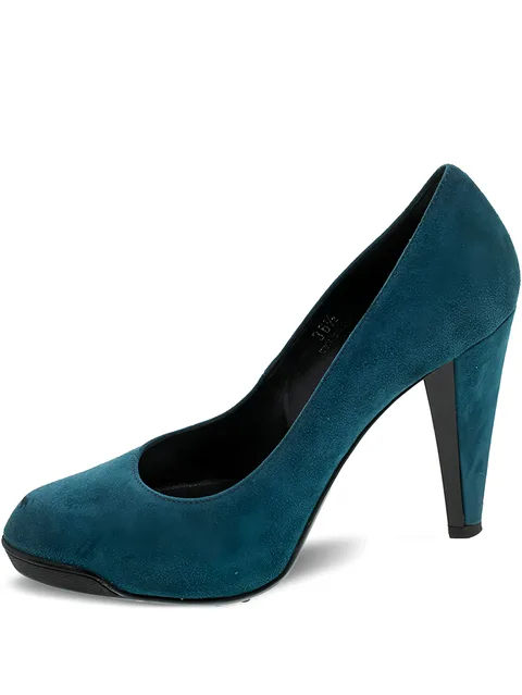 suede pumps