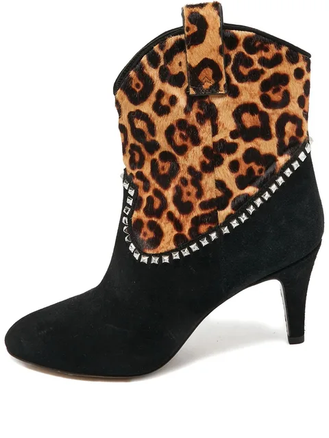 Pre-owned leopard-print studded boots