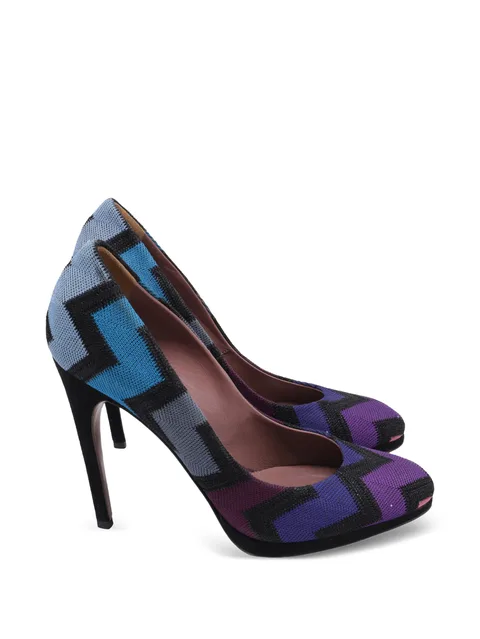 Zig Zag print pumps