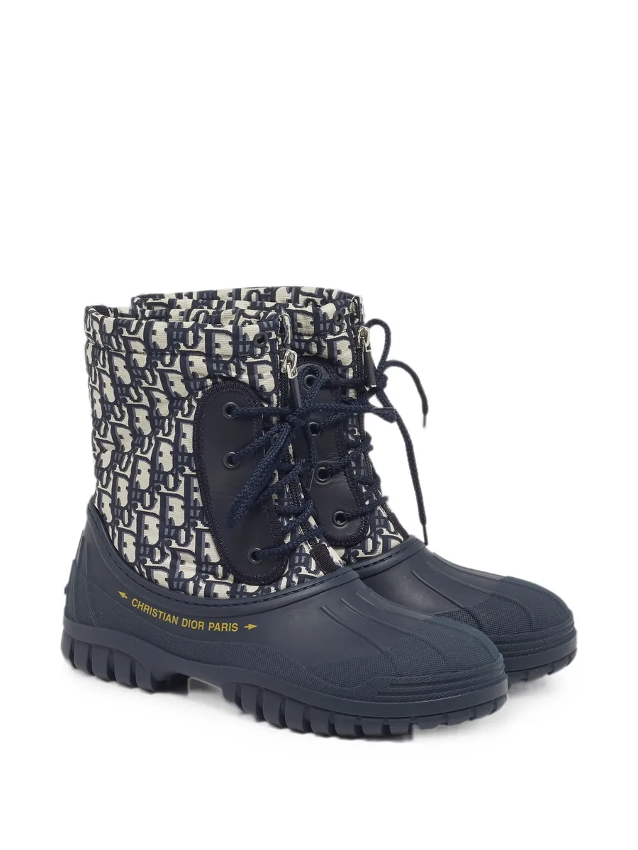 D-Venture boots 9