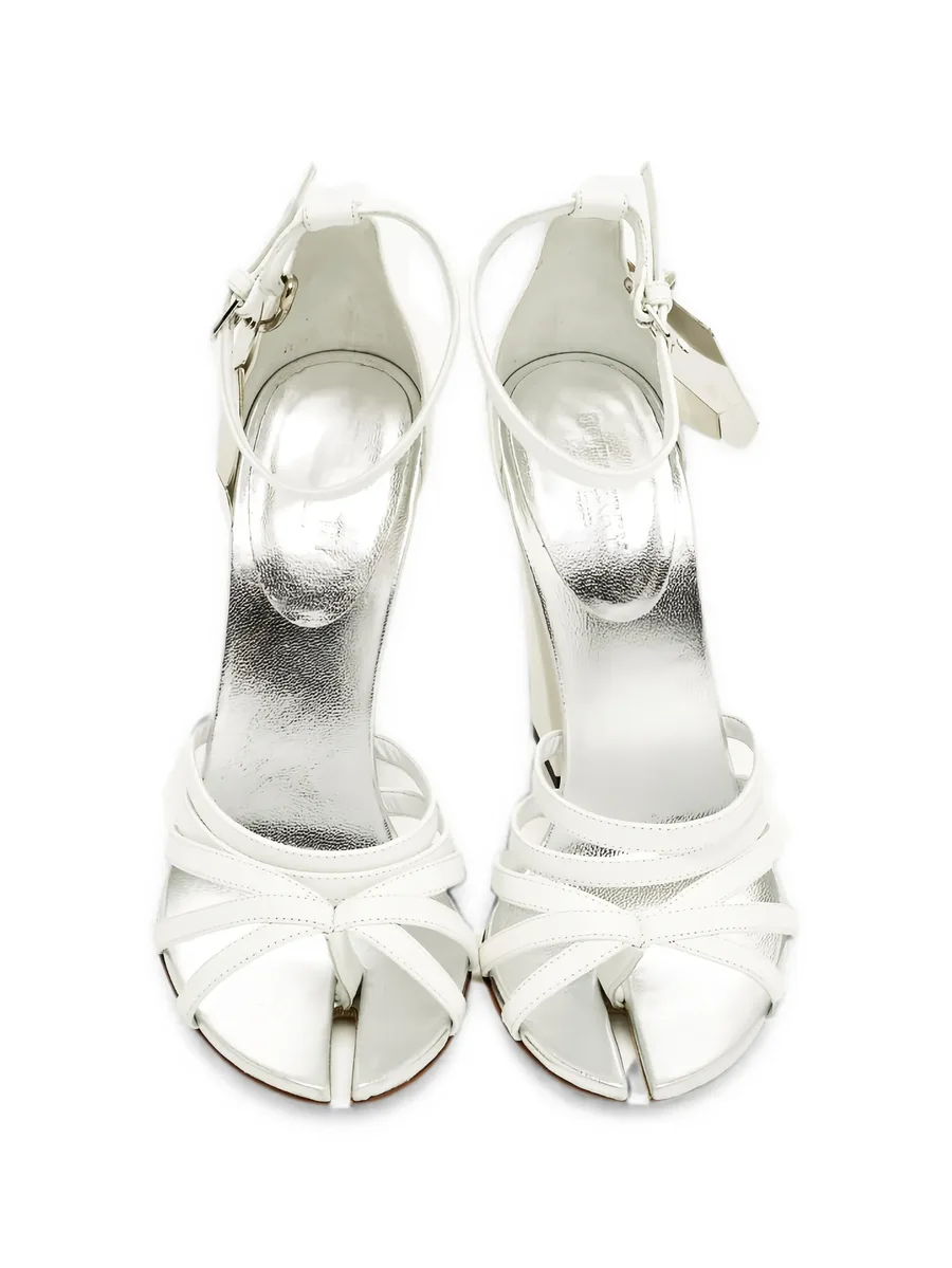 Hove split-toe sandals 8